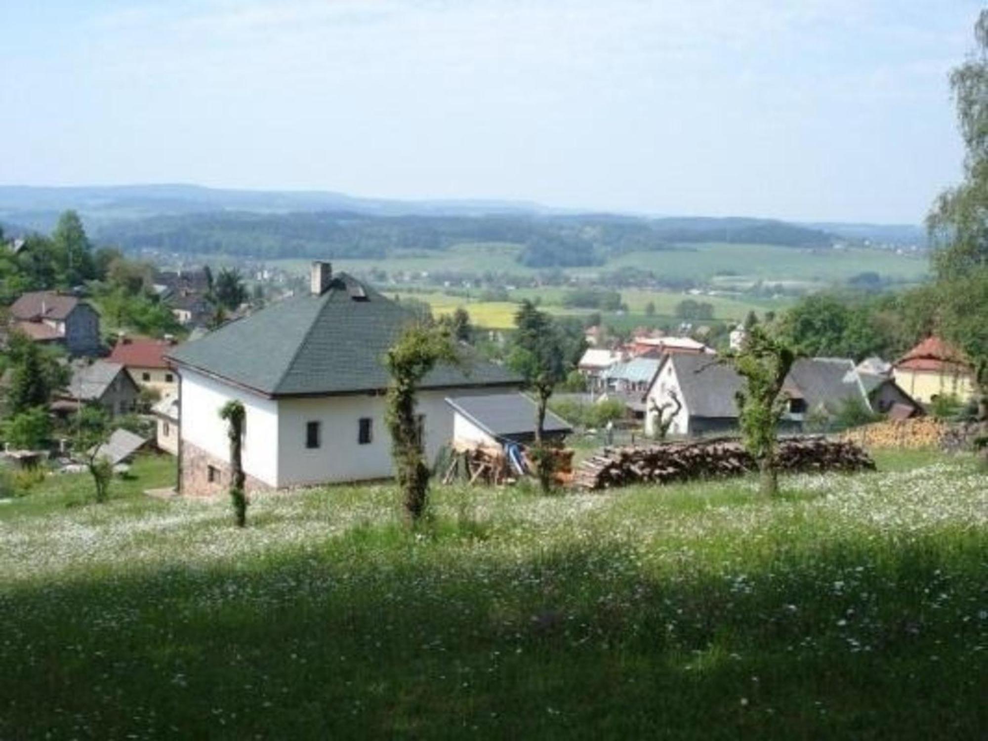 Villa Ein Ferienhaus Mit Terrasse Und Garten à Male Svatonovice Extérieur photo