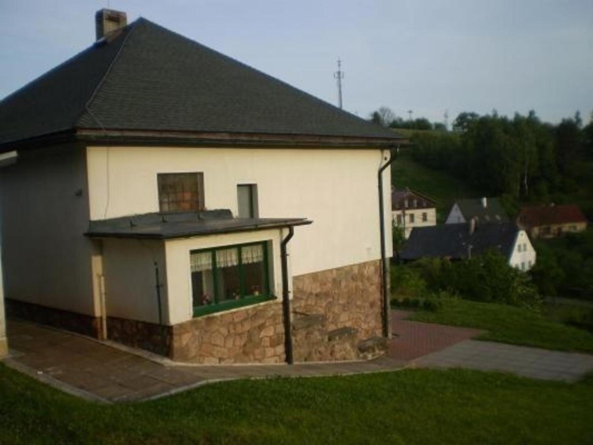 Villa Ein Ferienhaus Mit Terrasse Und Garten à Male Svatonovice Extérieur photo